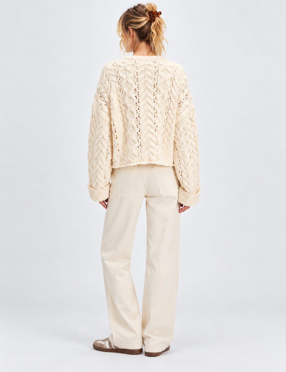 Ladies Cable Knit Long Sleeves Sweater